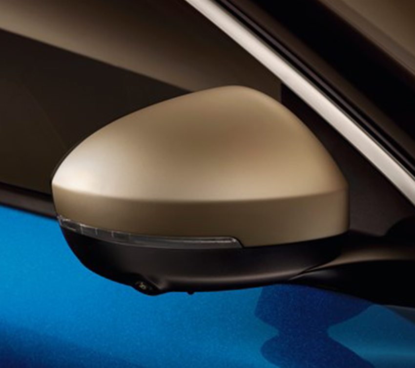 gold front right mirror of renault austral