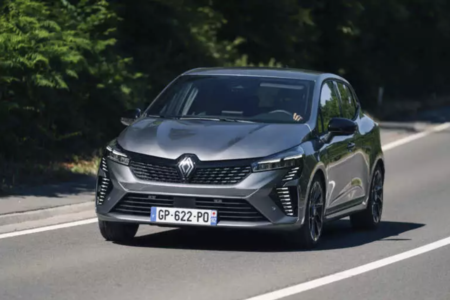 H RENAULT “ΓΚΡΕΜΙΖΕΙ” ΤΟ ΦΠΑ ΤΟΥ CLIO ΑΠΟ ΤΟ 24% ΣΤΟ 12%