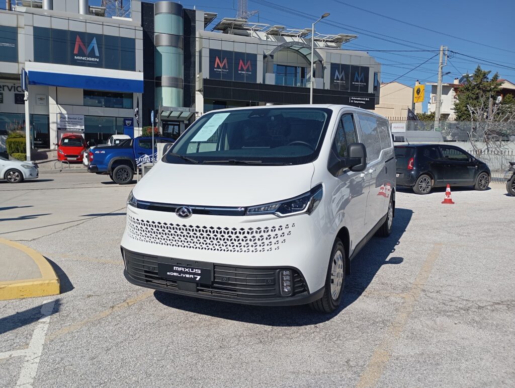 MAXUS Deliver7 2.0D  FWD MT L2H1 Double Sliding Door Base+
